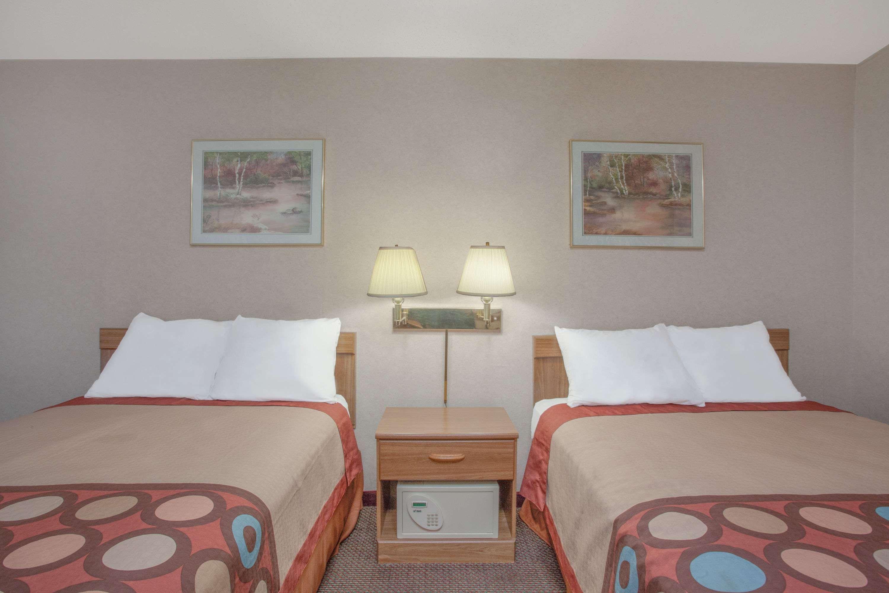 Super 8 By Wyndham Carlisle North Motel Ngoại thất bức ảnh